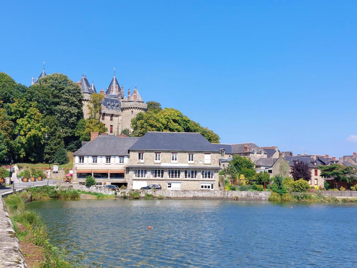 Hotel Restaurant Du Lac Combourg Buitenkant foto
