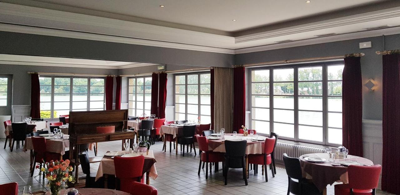 Hotel Restaurant Du Lac Combourg Buitenkant foto